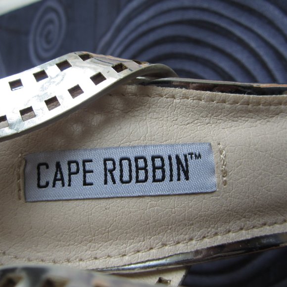 Cape Robbin Glory-1 Silver Crossover Sandal - Picture 12 of 14